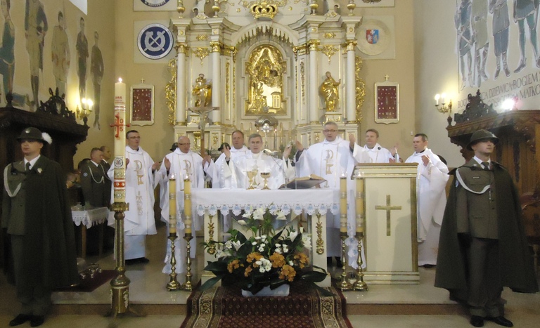 Parafia Wojskowo - Cywilna Pw. Matki Bożej Królowej Polski W Rzeszowie ...